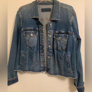 Maurice’s cropped denim jacket 💙